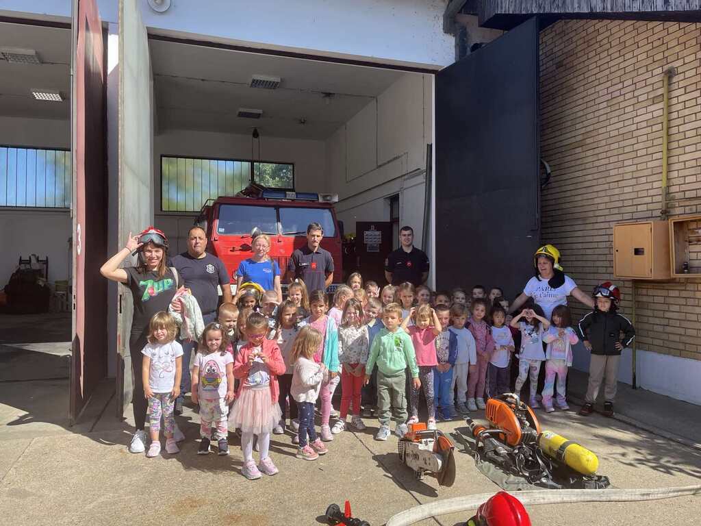 IMG 7c700ee38849596bb350aa5215c885a8 V