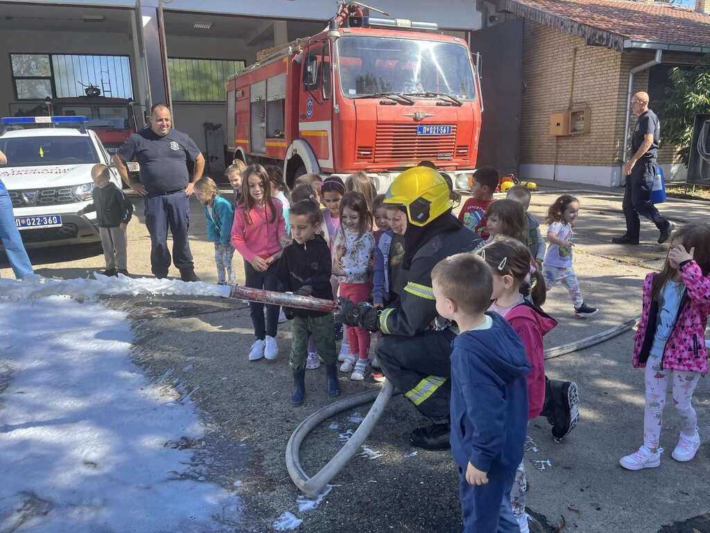 IMG b958ef1e76e4b2ff40a763df6645fdf2 V